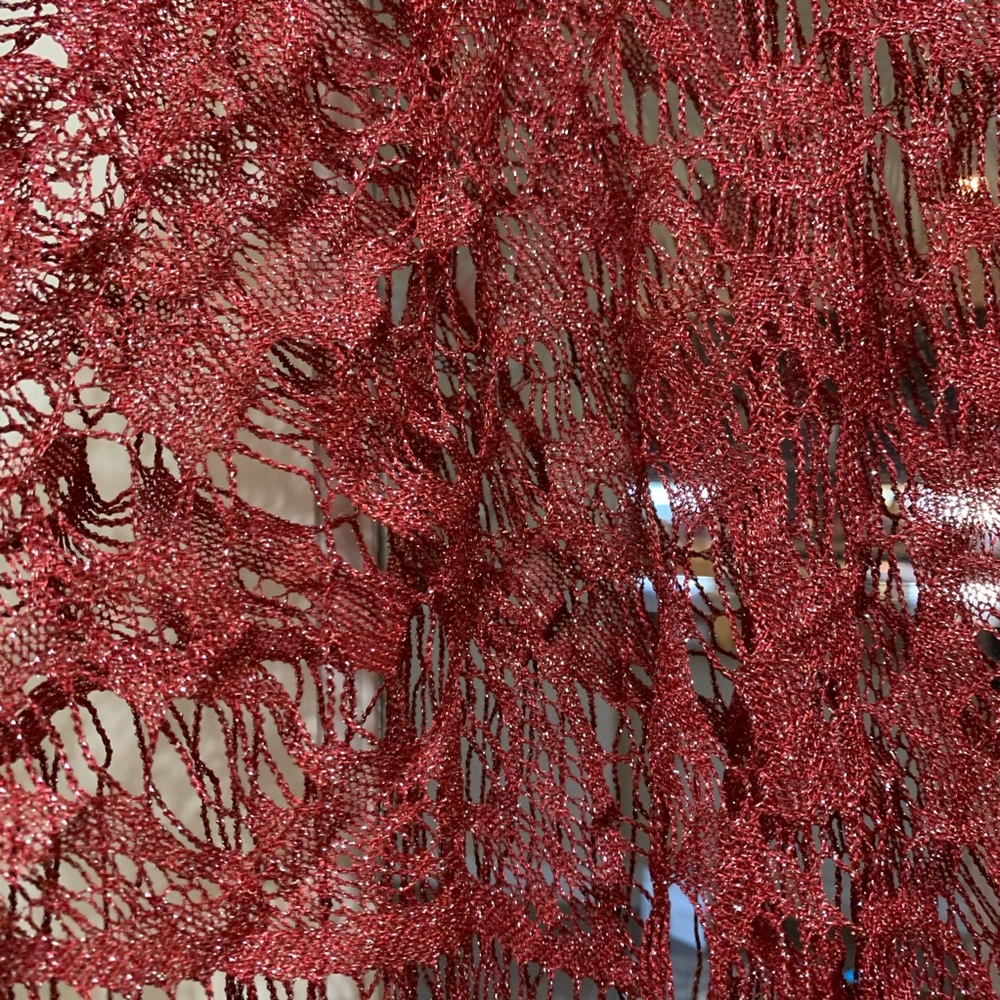 Tabloid shawl - Picture 2 of 4